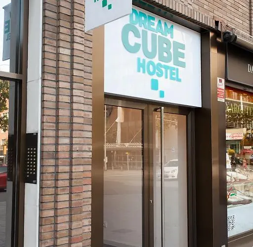 ドリーム キューブ ホステル *